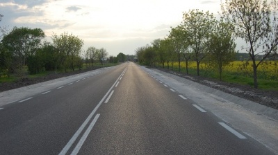 Бізнесмен з Румунії побудував метрове шосе на знак протесту