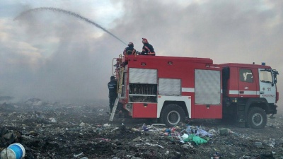 Масштабну пожежу на сміттєзвалищі у Маршинцях гасили 7 годин