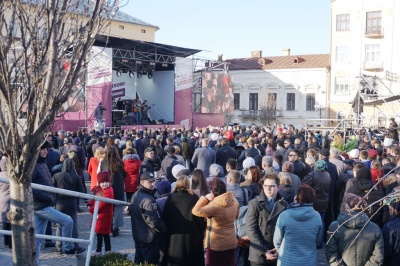 Візит Порошенка на Буковину: огляд подій і заяв президента