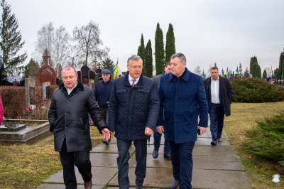 Хто на голову ОДА: яку команду приведе новий президент у керівництво Чернівецької області