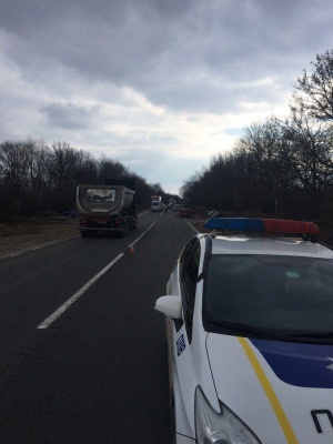 На Буковині внаслідок зіткнення легковиків постраждали двоє людей