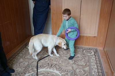 Як собака «лікує» особливих діток у Центрі реабілітації в Чернівцях - фото