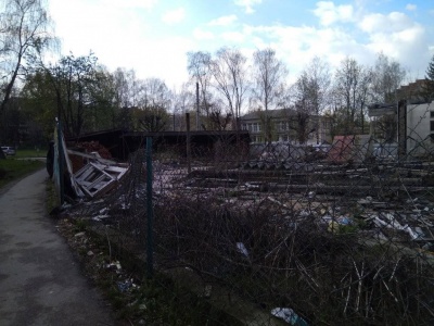 Чернівчан закликають прийти на прибирання ділянки згорілого магазину