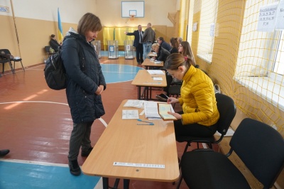 Спокійно і без порушень: як голосують Чернівці – фото