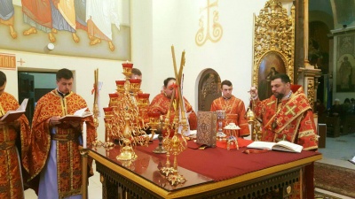 У Чернівцях єпископ УГКЦ помив ноги священикам – фото