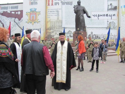 Чернівці попрощалися із бійцем АТО, який помер після важкої хвороби – фото