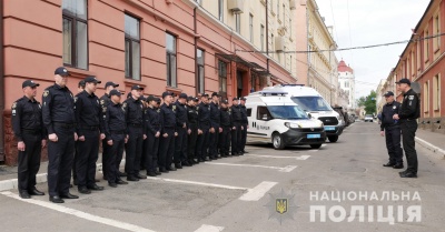 Поліція Буковини отримала два нові «автозаки» – фото