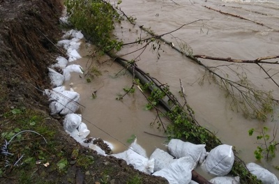 Паводок на Буковині: у мережі показали, що залишилось із дамби на Черемоші – фото