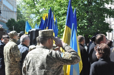 У Чернівцях сотні жителів вшанували пам"ять жертв Другої світової війни – фото