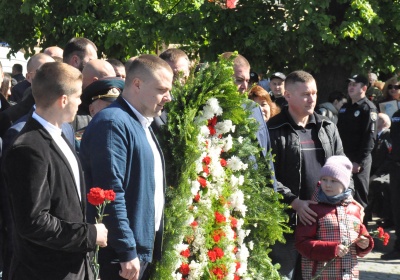 У Чернівцях сотні жителів вшанували пам"ять жертв Другої світової війни – фото