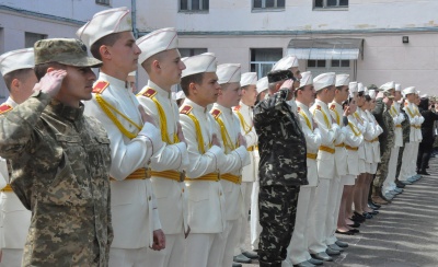 У Чернівецькому військово-спортивному ліцеї відзначили річницю створення - фото