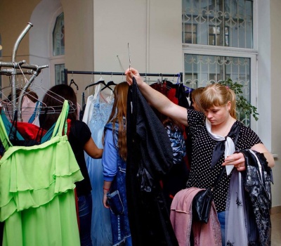 «Подаруй випускну сукню»: у Чернівцях закликають долучитися до благодійної акції