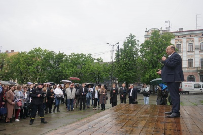 У Чернівцях на день вишиванки провели флешмоб, присвячений репресованим українцям