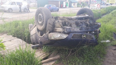 На Буковині водій не впорався з керуванням та з'їхав у кювет