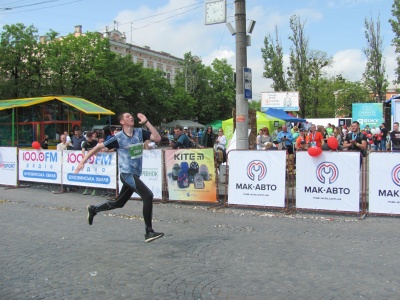 У Чернівецькому півмарафоні взяли участь півтори тисячі бігунів – фото