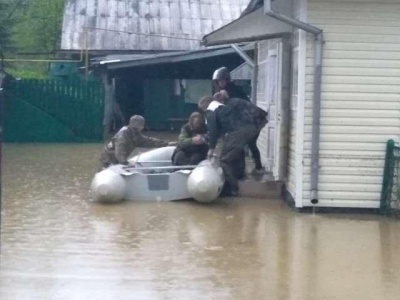 «Людям потрібна допомога»: нардеп повідомив про загрозу підтоплення сіл Буковини