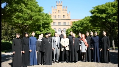 У Чернівцях студенти й викладачі ЧНУ записали відеозвернення до митрополита Епіфанія