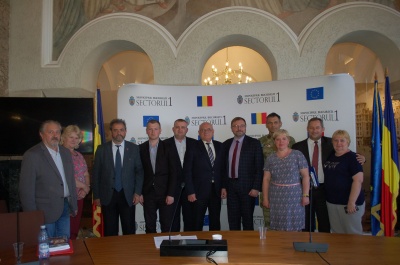 Українські науковці й дипломати у Бухаресті обговорили шляхи протидії гібридній агресії РФ