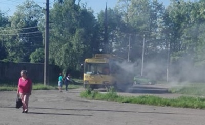 У Чернівцях під час руху загорівся тролейбус, з салону евакуювали пасажирів