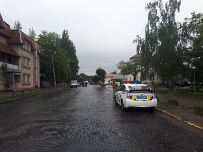 У Чернівцях на Заводській відновили рух транспорту, вибухівки не знайдено