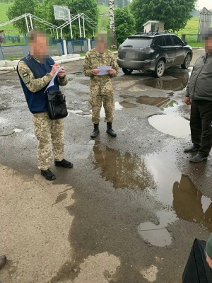 На Буковині затримали трьох прикордонників на хабарі 45 тис грн