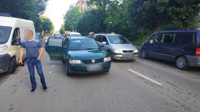 У Чернівцях легковик збив вагітну жінку, яка перебігала дорогу