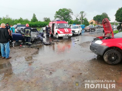 Чотирьох постраждалих у ДТП у Чернівцях доправили до реанімації: поліція повідомили подробиці аварії