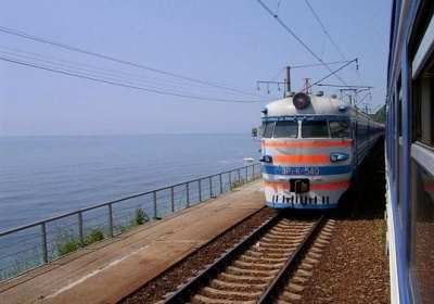 "Укрзалізниця" призначила додаткові потяги з Чернівців до моря
