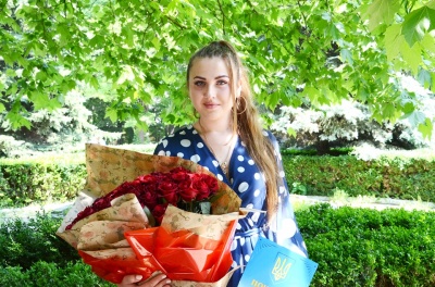 Працівниця реанімації стала кращою медсестрою Буковини: дівчина виграла путівку до Венеції