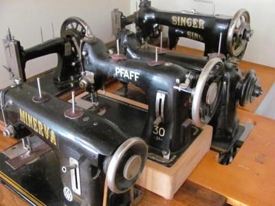 «Шукав, де міг»: чернівчанин зібрав унікальну колекцію рідкісних швейних машинок – фото