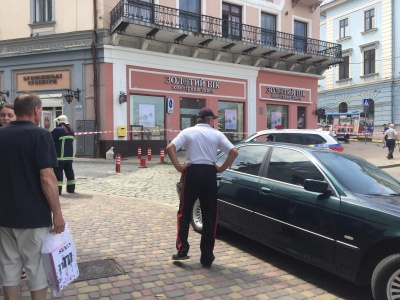 У Чернівцях перекрили пішохідну вулицю Кобилянської через підозрілий предмет – фото