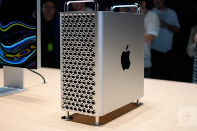 Дизайнерів Apple висміяли терткою для сиру - відео