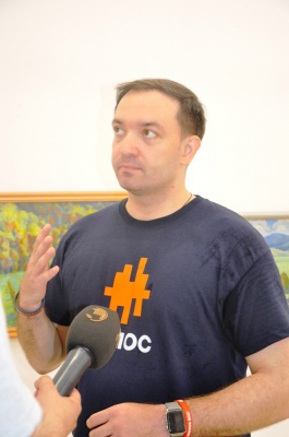 У Чернівцях кандидат у нардепи від «Голосу» презентував свою команду – фото