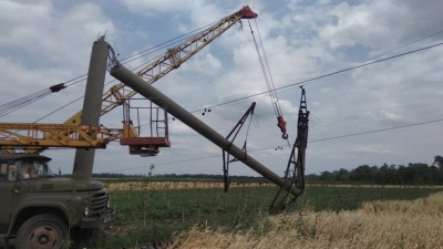 Наслідки негоди: на Буковині 18 міст і сіл досі залишаються без світла