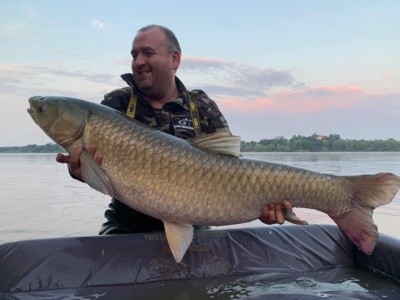 «Спіймали «малюка» на 25,5 кіло»: команда з Чернівців стала чемпіоном зі спортивної риболовлі