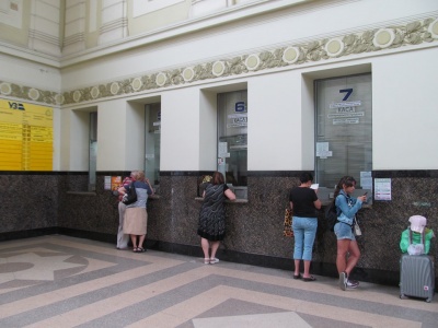 Квитки «змітають» одразу: квитків на потяг Чернівці-Одеса до середини серпня майже не лишилось