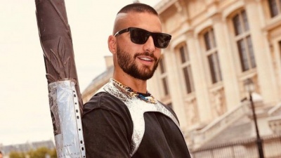 Maluma вийшов на сцену з українським прапором: промовисті фото та відео