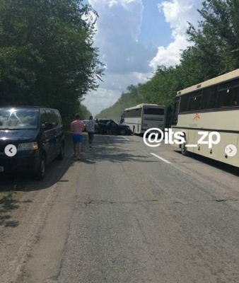 Кортеж Зеленського потрапив у ДТП: «підрізав» колону автобусів з дітьми