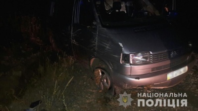 На Буковині перекинувся мікроавтобус із п'яним водієм: загинула 22-річна пасажирка