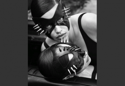 Повний БДСМ. Ірина Шейк і Адріана Ліма знялися в провокаційній фотосесії для Vogue