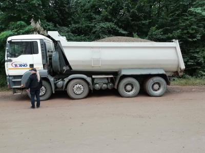 У Чернівцях оштрафували 4 водіїв вантажівок, які перевозили сипучі матеріали без тентів