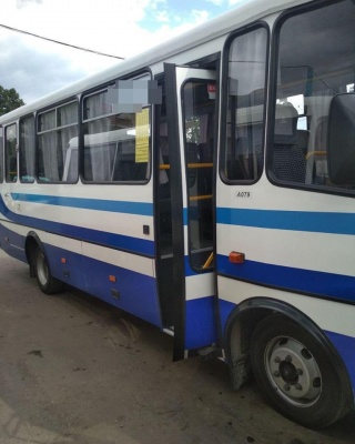 На Буковині водій рейсового автобуса збив дитину та втік з місця події - фото