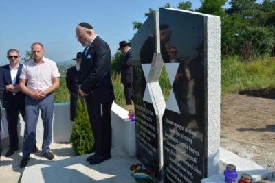 У Садгорі відкрили пам'ятний знак на місці розстрілу євреїв під час Другої Світової війни - фото