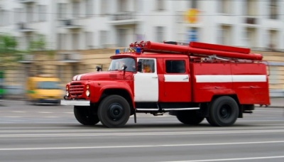 У Чернівцях горів покинутий житловий будинок через безхатьків