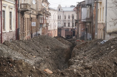 Вулицю Хотинську мають відремонтувати до вересня, а вулицю Переяславську -  до Дня міста