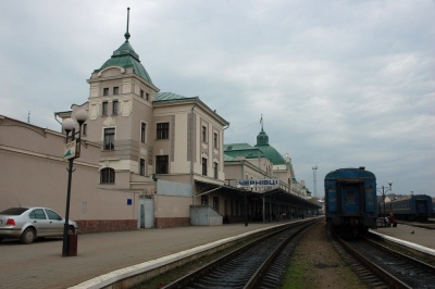 Чернівецька міськрада проситиме Омеляна про потяг до Польщі