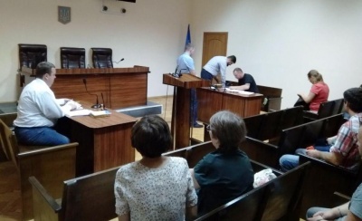 У Чернівцях суд почав слухання справи щодо незаконності передачі кінотеатру «Україна» церкві «Еммануїл»