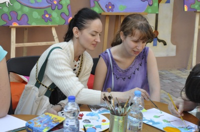 «Всі діти рівні, всі талановиті»: в Чернівцях провели студію живопису - фото