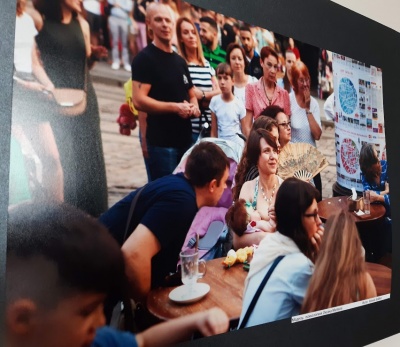 Годувати немовлят на людях – це нормально: у Чернівцях відкрили фотовиставку