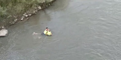 У Чернівцях у Пруті врятували чоловіка, який тонув – фото